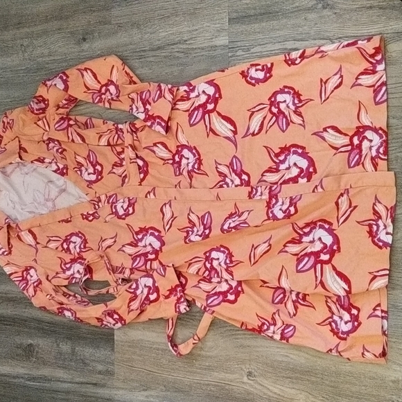 NWOT Diane Von Furstenburg Floral Wrap Dress - Picture 6 of 7